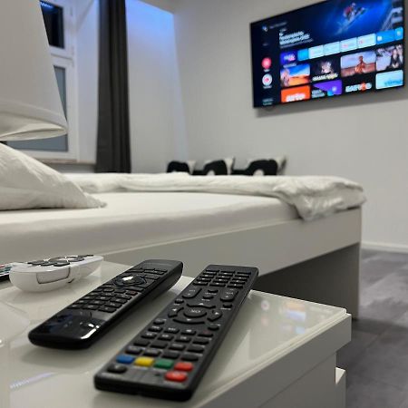 Freshly Renovated City Apartments Essen Kitchen Wifi Near Duesseldorf Airport المظهر الخارجي الصورة