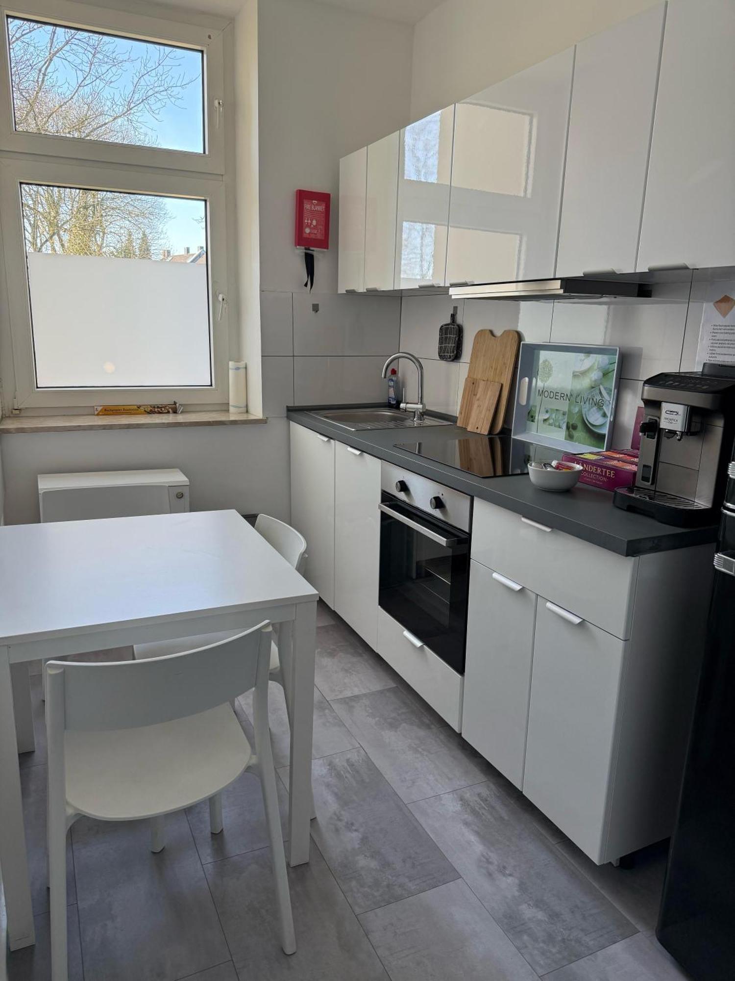 Freshly Renovated City Apartments Essen Kitchen Wifi Near Duesseldorf Airport المظهر الخارجي الصورة